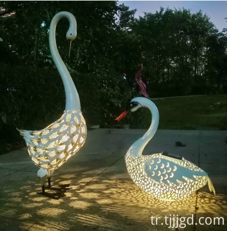 Solar Iron Swan Lamp